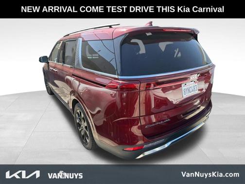 Red 2022 Kia Carnival SX
