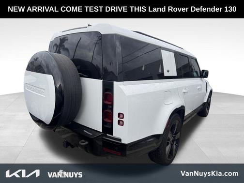 2024 Land Rover Defender P400 X-Dynamic SE