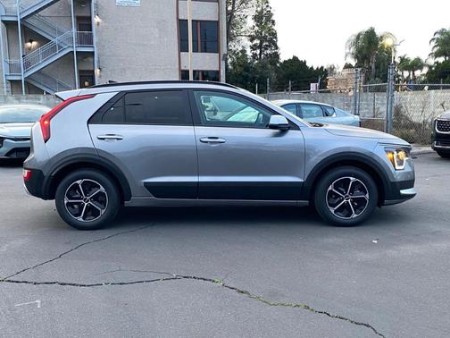 2026 Kia Niro LX