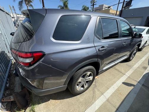 Modern Steel Metallic 2024 Honda Pilot EX-L 7-Passenger