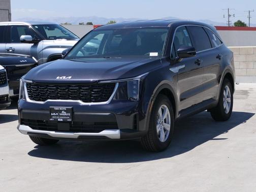 2025 Kia Sorento LX