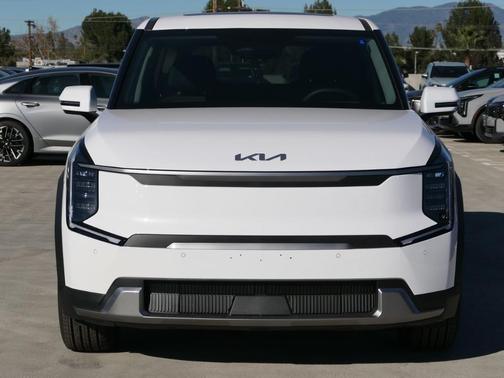2026 Kia EV9 Light Long Range