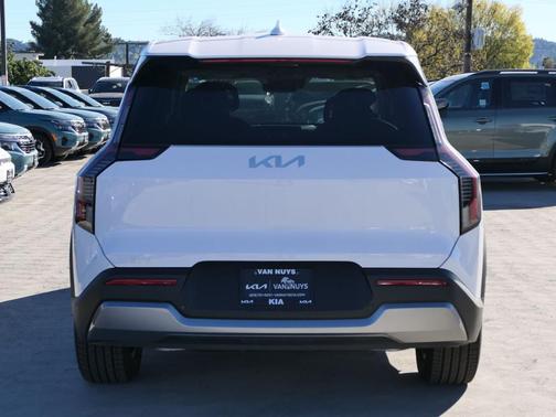 2026 Kia EV9 Light Long Range