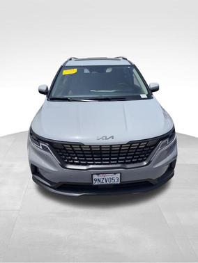 Ceramic Silver 2024 Kia Carnival SX