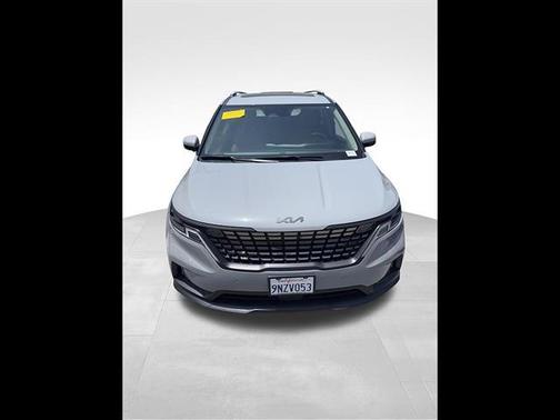 Ceramic Silver 2024 Kia Carnival SX