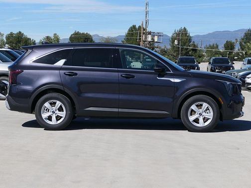 Metal 2026 Kia Sorento LX