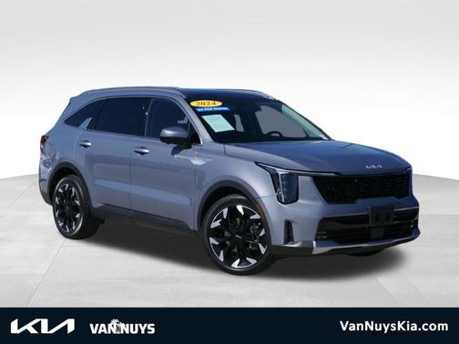 Silver 2024 Kia Sorento SX