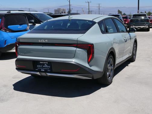 2025 Kia K4