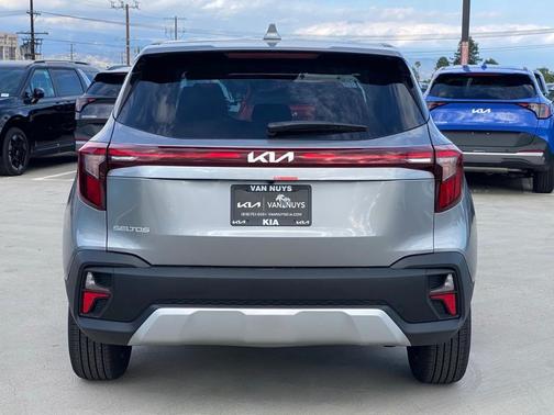Steel Gray 2026 Kia Seltos LX