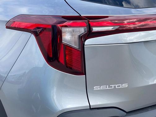 Steel Gray 2026 Kia Seltos LX