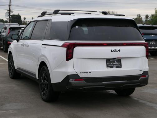 2025 Kia Carnival Hybrid SX