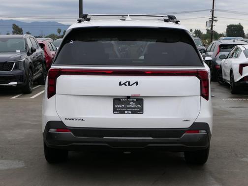 2025 Kia Carnival Hybrid SX