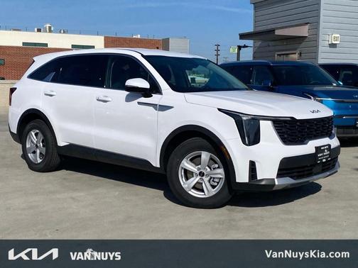 Glacial White Pearl 2026 Kia Sorento LX