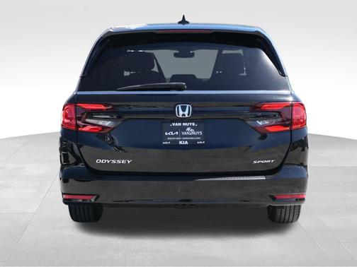 Crystal Black Pearl 2023 Honda Odyssey Sport