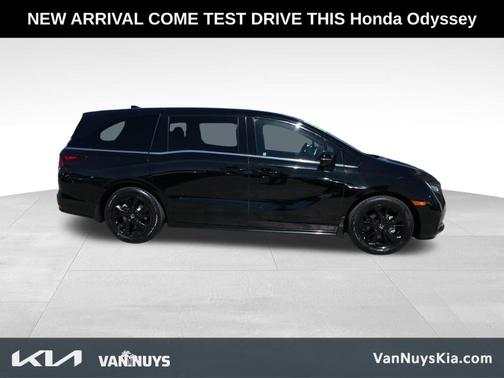 Crystal Black Pearl 2023 Honda Odyssey Sport