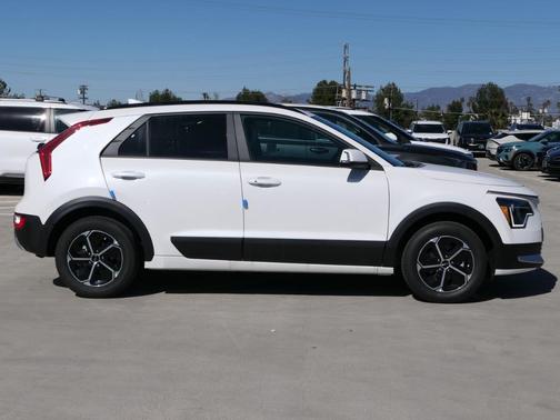 2025 Kia Niro EX