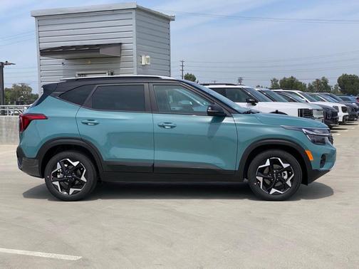 Blue Black 2026 Kia Seltos S