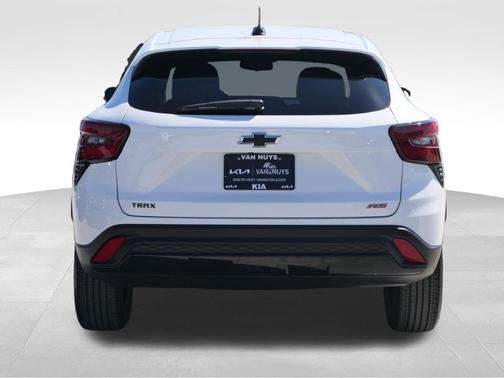 Summit White 2024 Chevrolet Trax 1RS