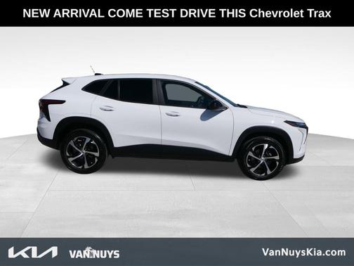 Summit White 2024 Chevrolet Trax 1RS