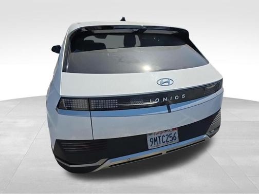White 2024 Hyundai IONIQ 5 SE