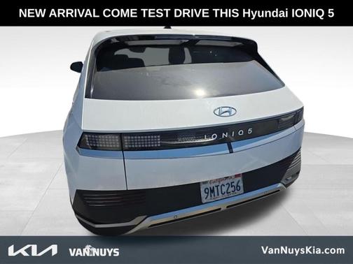 White 2024 Hyundai IONIQ 5 SE