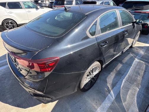 Aurora Black 2024 Kia Forte GT-Line