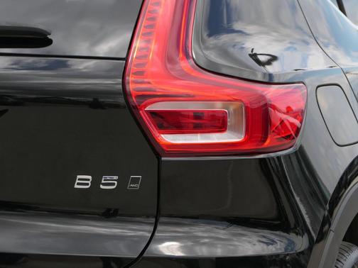 Black 2025 Volvo XC40 B5 Core Bright Theme