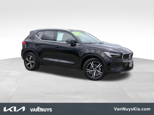 Black 2025 Volvo XC40 B5 Core Bright Theme
