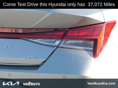 2023 Hyundai ELANTRA Limited