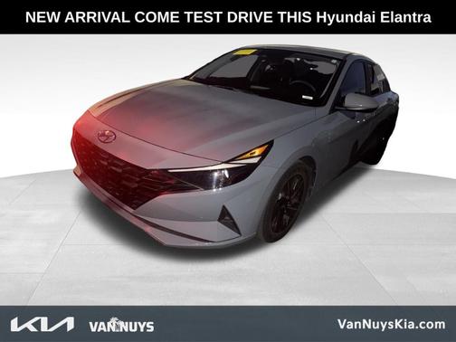 2022 Hyundai ELANTRA SEL
