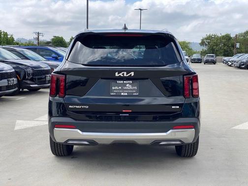 Aurora Black Pearl 2026 Kia Sorento Hybrid EX