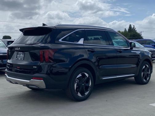 Aurora Black Pearl 2026 Kia Sorento Hybrid EX