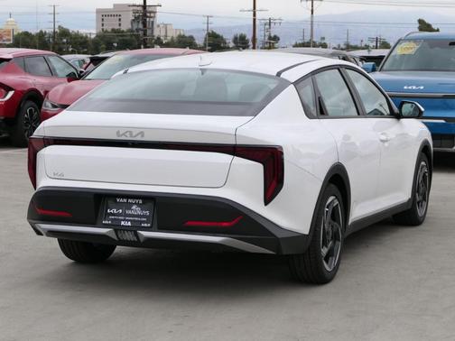 2025 Kia K4 EX