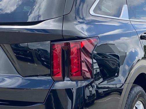 Ebony Black 2026 Kia Sorento LX