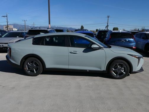 2026 Kia K4 