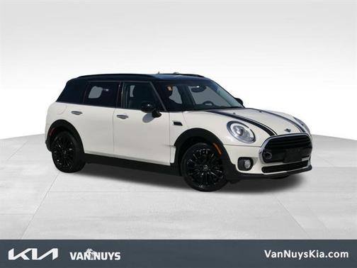 Pepper White 2018 MINI Clubman Cooper