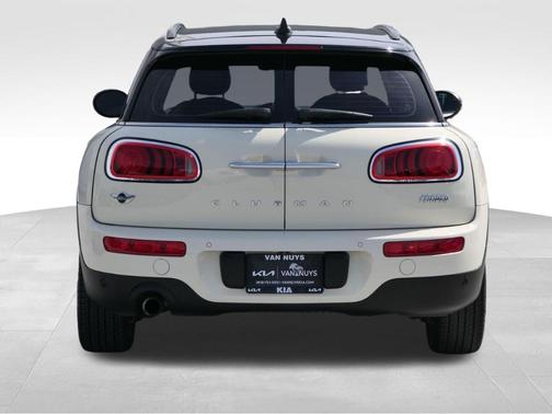 Pepper White 2018 MINI Clubman Cooper