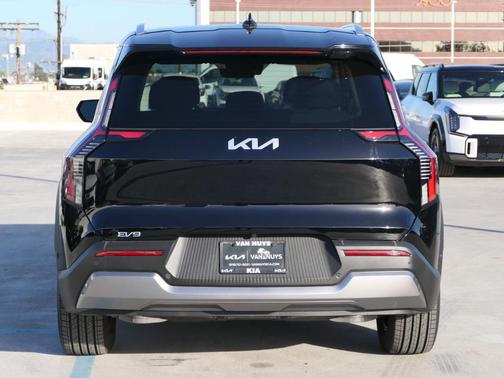 2026 Kia EV9 Wind
