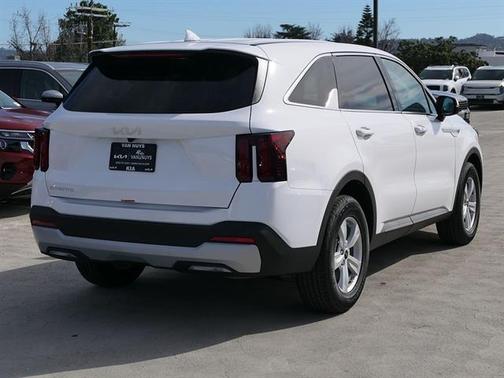 Glacial White Pearl 2026 Kia Sorento LX