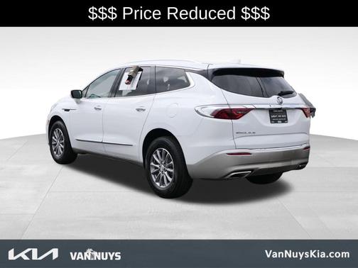 2022 Buick Enclave Essence
