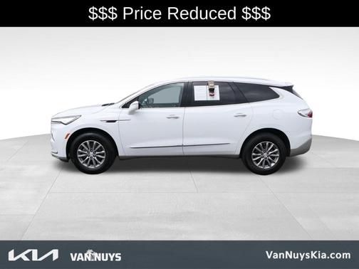 2022 Buick Enclave Essence