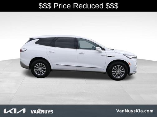 2022 Buick Enclave Essence