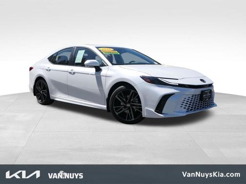 Pearl 2026 Toyota Camry XSE