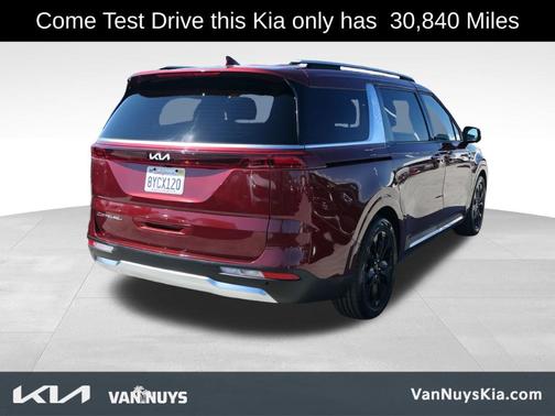 2022 Kia Carnival SX