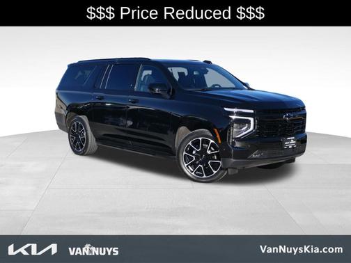 2025 Chevrolet Suburban RST
