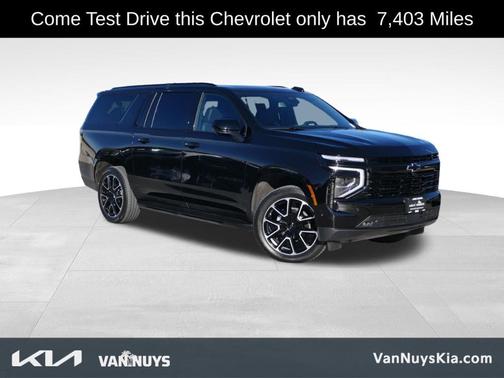 2025 Chevrolet Suburban RST