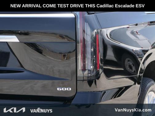 2025 Cadillac Escalade ESV Premium Luxury