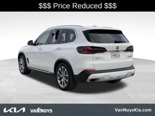 Alpine White 2025 BMW X5 PHEV xDrive50e
