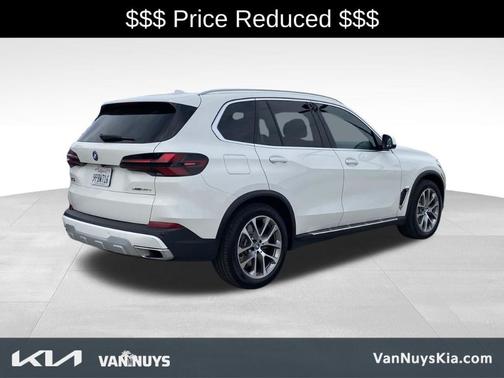 Alpine White 2025 BMW X5 PHEV xDrive50e
