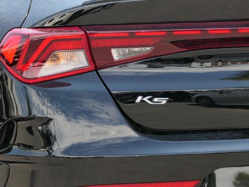 Ebony Black 2022 Kia K5 GT-Line